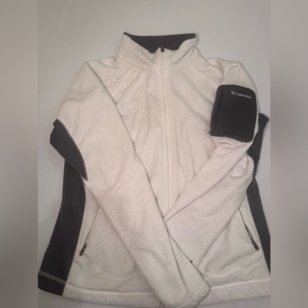 Columbia Women's Fleece in White and Black